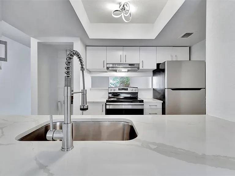 9940 7th Way N #101 — Photo 15