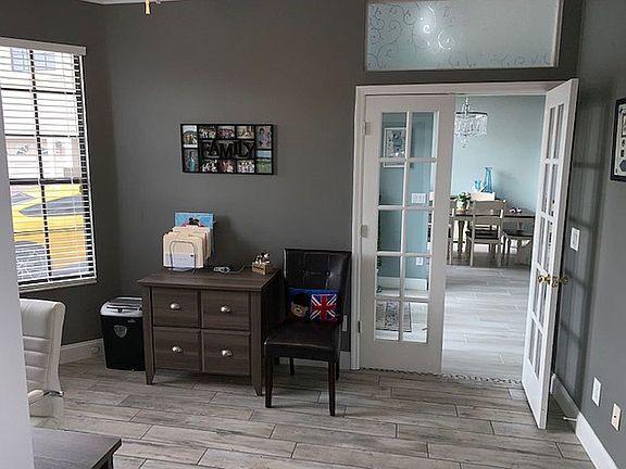 Bedroom/Office 