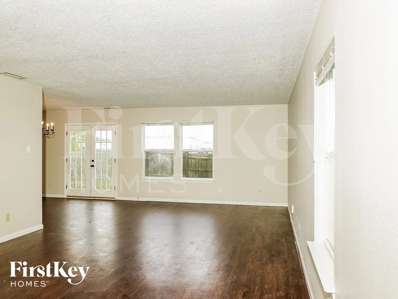 3 bed, 2.5 bath, 1741 sqft, $1,975 — Photo 2