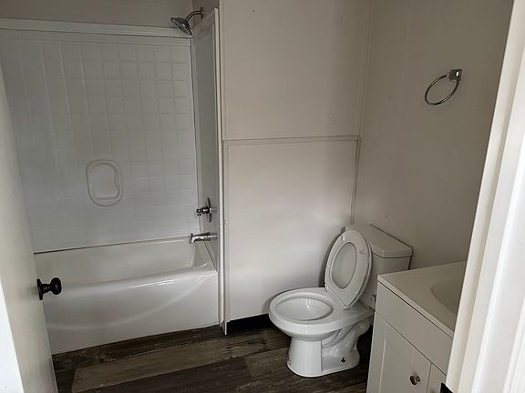 4th image of 3219 Slash Pine Rd #3