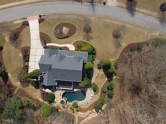 3rd image of 57 Willow Oak Ln