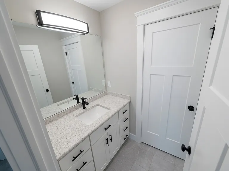 217 Haven Ave — Photo 9