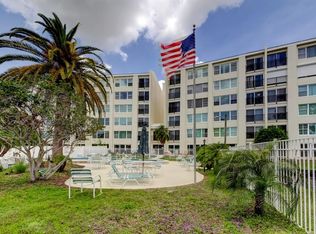 225 Country Club Dr #1104, Largo, FL 33771