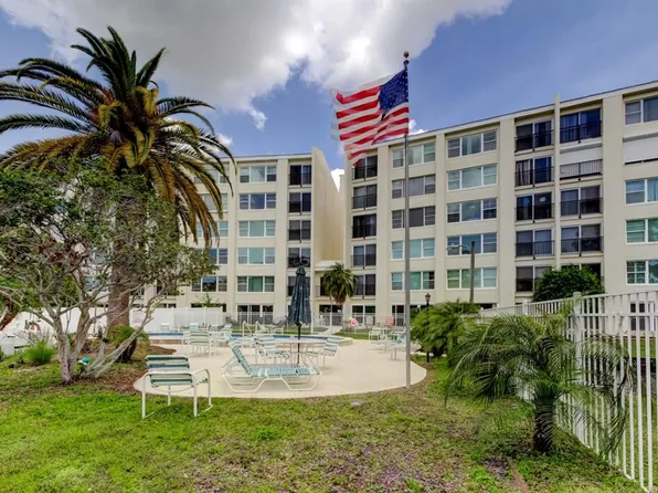 225 Country Club Dr #1104, Largo, FL 33771