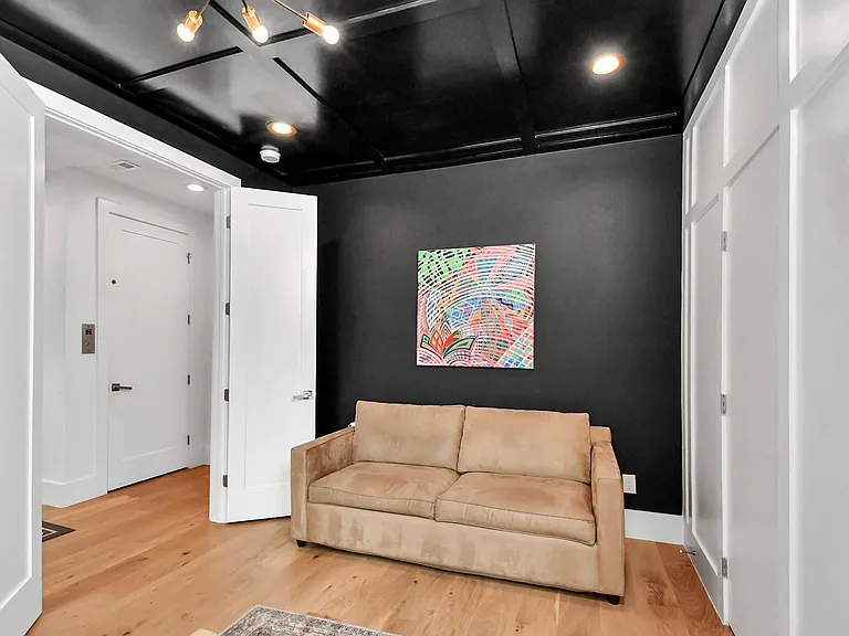 2303 Yupon St — Photo 11