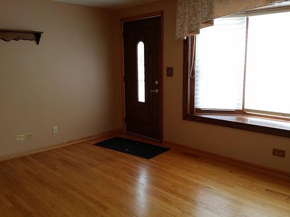 4th image of 18598 W Hickory Pl