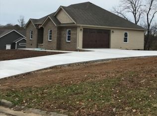 212 Cross Creek Dr, Mount Sterling, KY 40353