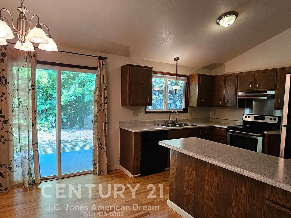 144 Belindy Cir