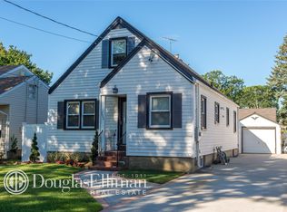2602 Loftus Ave, Oceanside, NY 11572