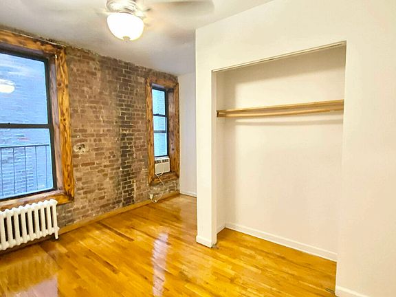 4th image of 202 E 7th St #23C