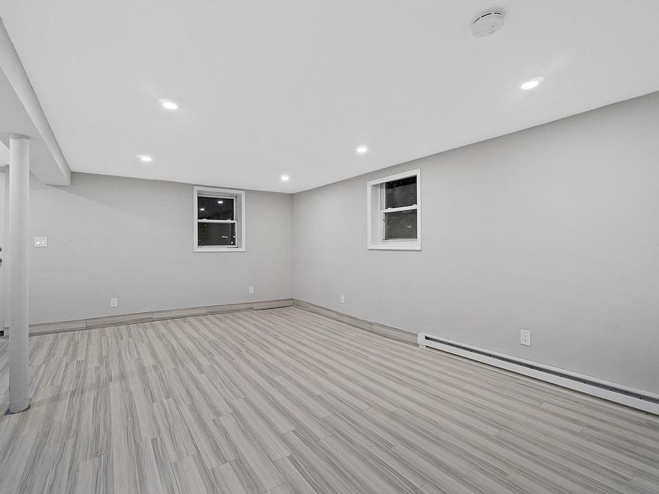 2nd image of 1714 Astor Ave
