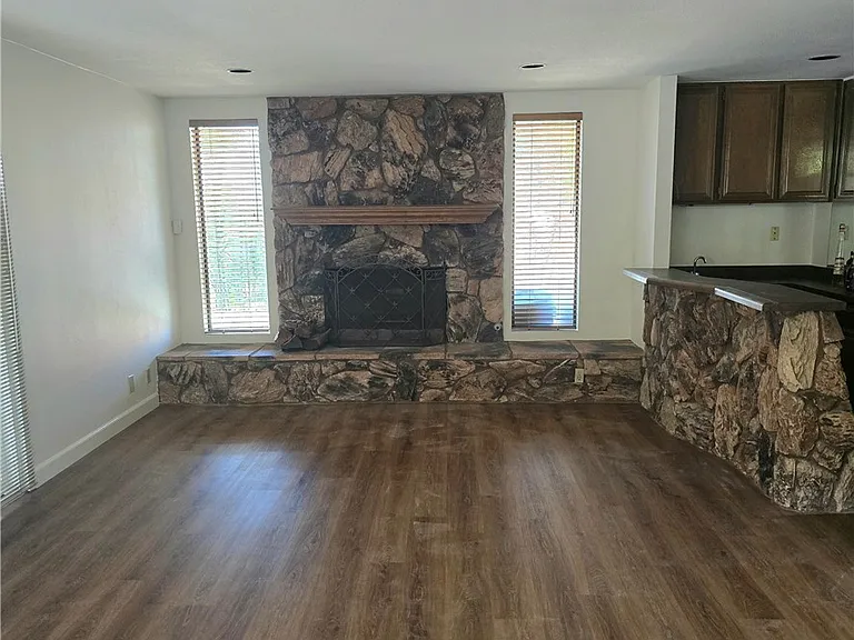 7134 Dos Rios Dr — Photo 5
