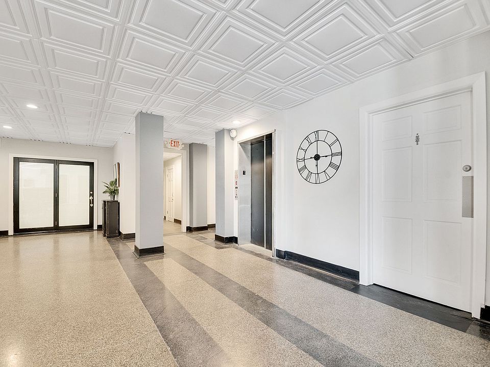 1st image of 870 Vine St #100