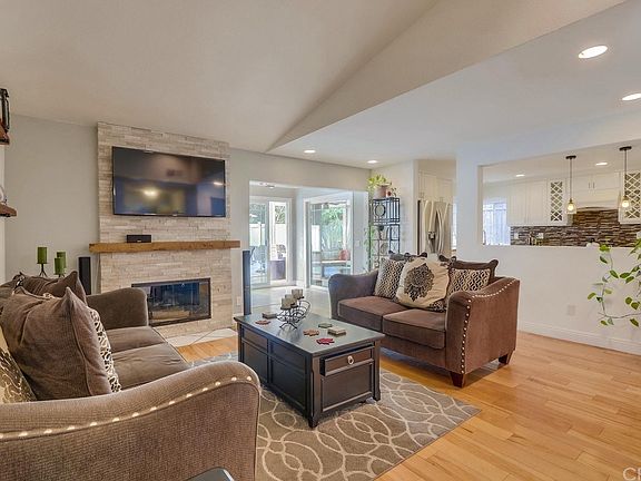 4th image of 26852 Carlota Dr