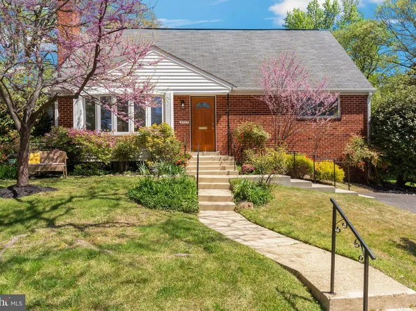 4707 Surry Pl, Alexandria, VA 22304