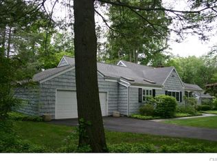 71 Manor Rd, Ridgefield, CT 06877