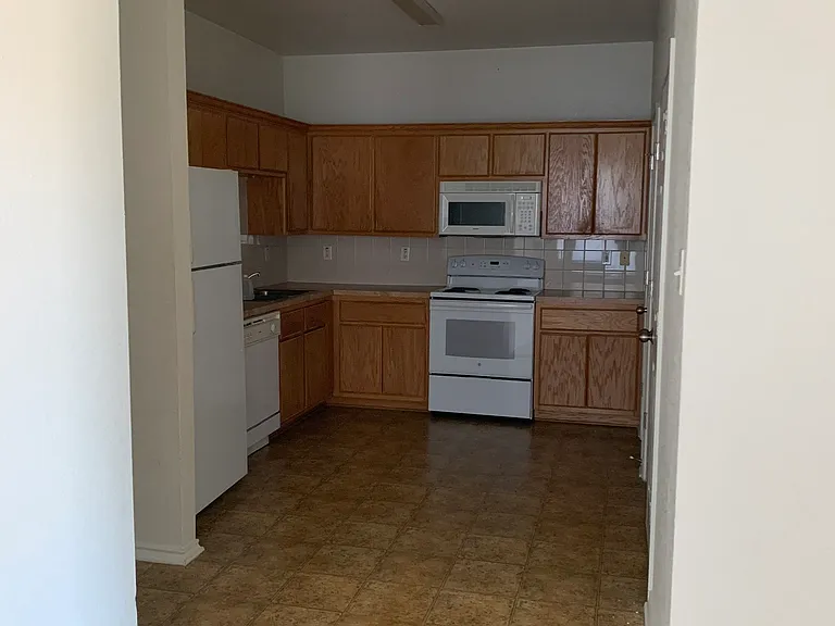 2916 Ashley Dr #2916 — Photo 8