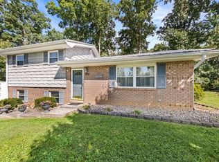 2115 Booth Quillen Rd, Ashland, KY 41102