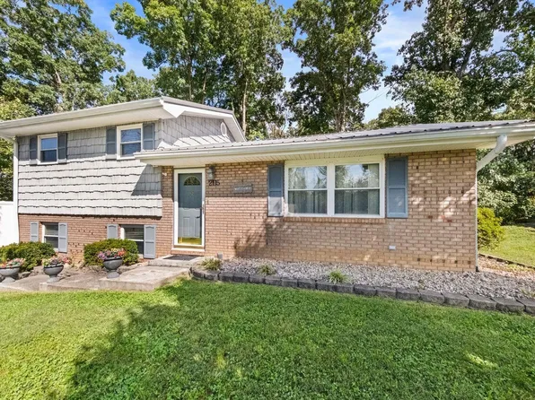 2115 Booth Quillen Rd, Ashland, KY 41102