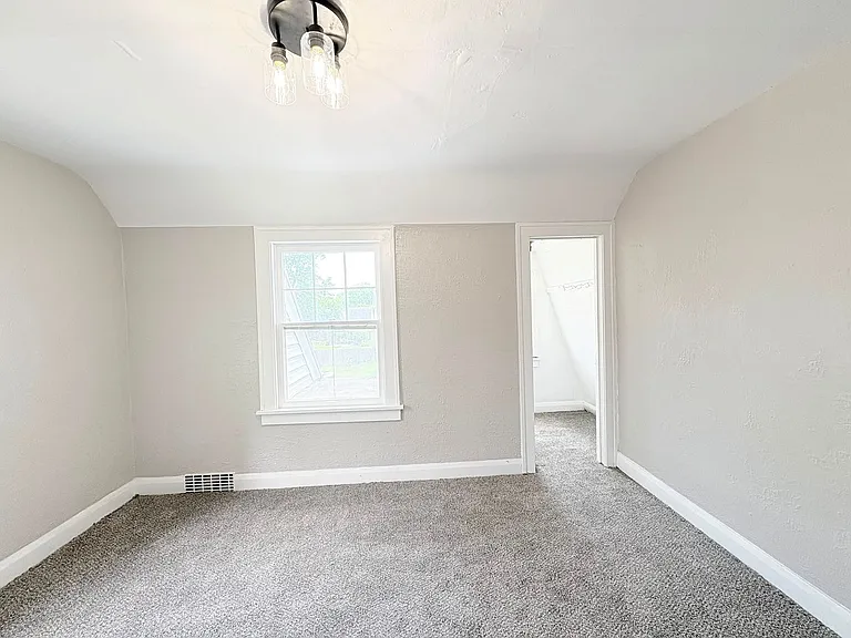 804 Alvison Rd — Photo 17