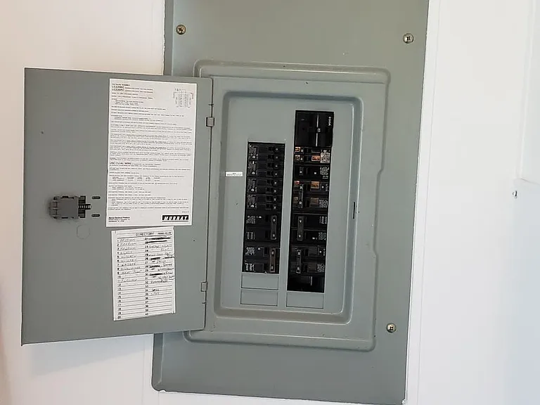 Sunset Point Rd — Photo 33