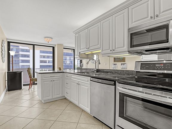 5th image of 4200 N OCEAN Drive #2-403