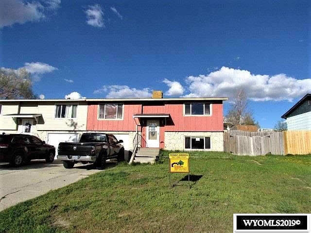 1st image of 3562B Cleveland Dr