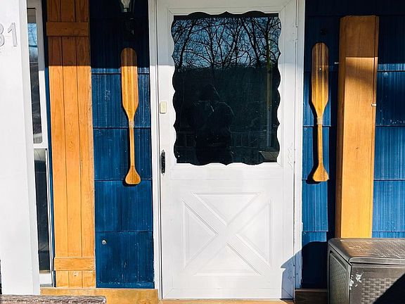 3rd image of 81 E Lakeshore Dr