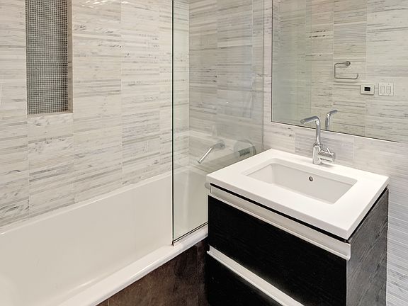 4th image of 4415 Purves St #12B