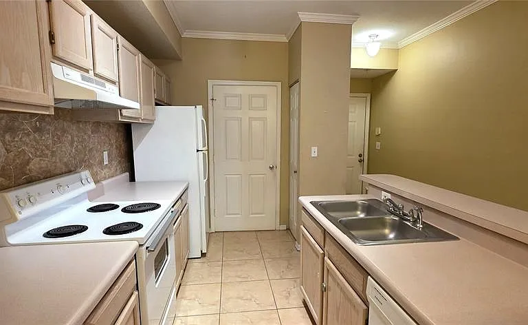 5618 Pinnacle Heights Cir #211 — Photo 13
