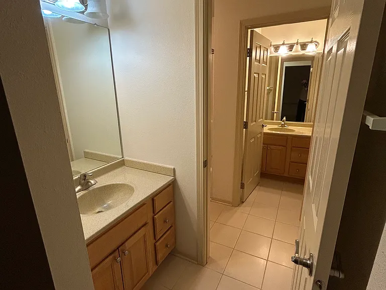 J&J Bathroom up stair