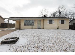 3233 Connecticut Dr, Saint Charles, MO 63301