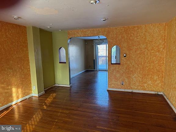 3rd image of 337 Copley Rd