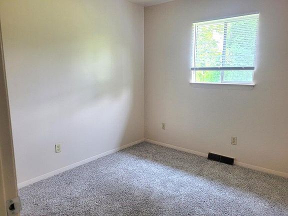 5th image of 1707 Roanoke Ave SW APT 12