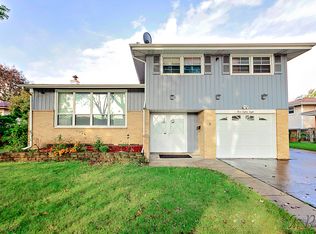 388 Lynn Ct, Des Plaines, IL 60016