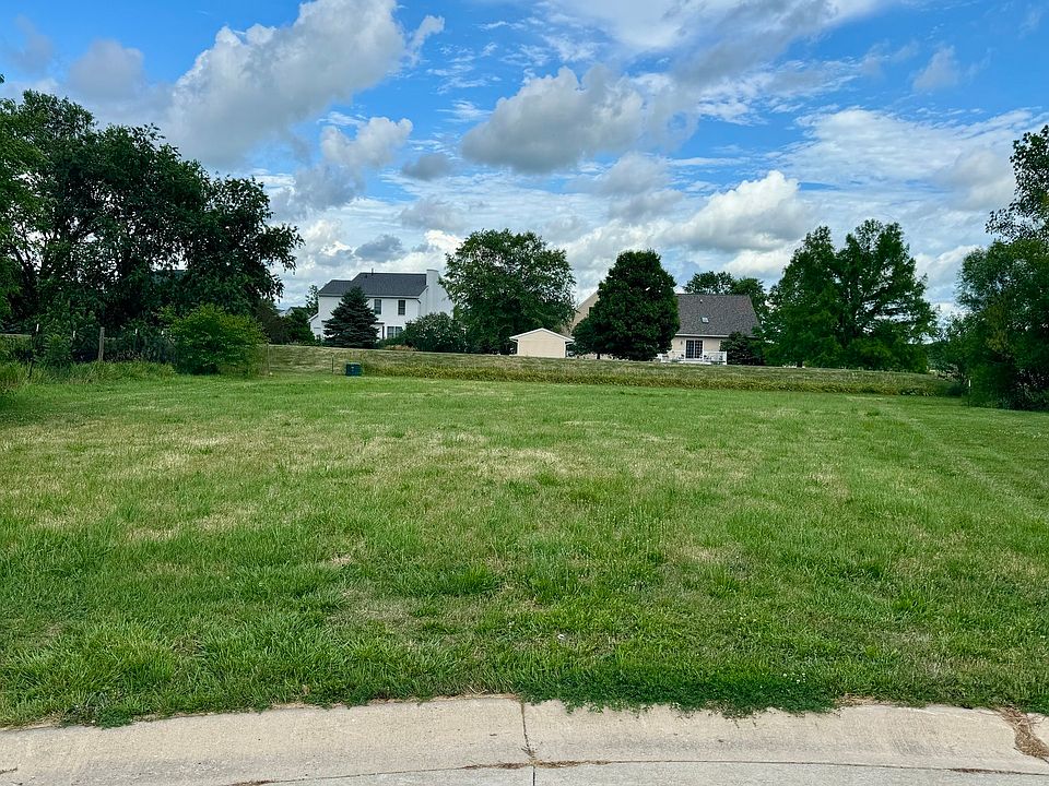 2nd image of 119 Fox Run Ct
