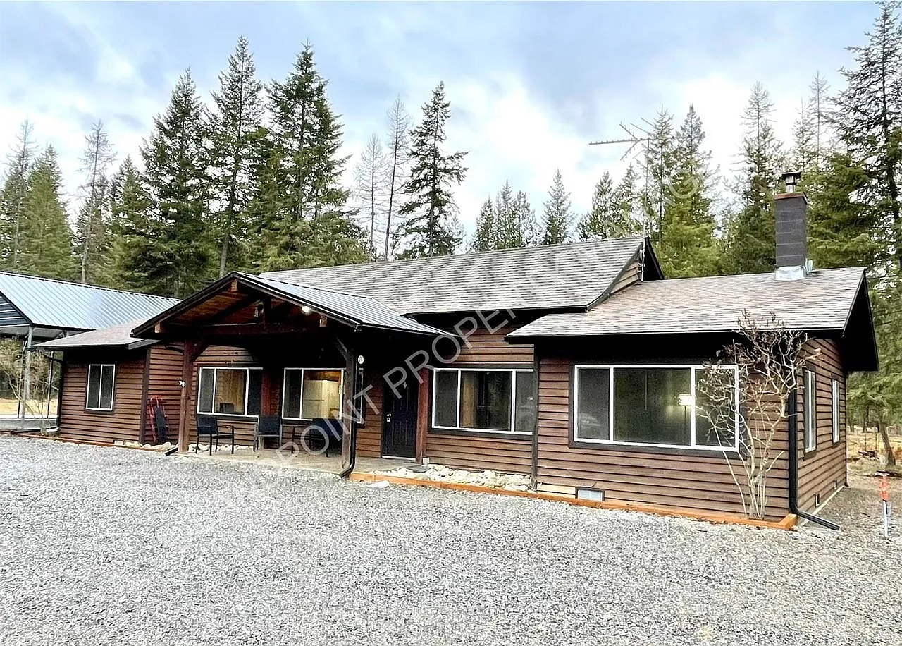 3 bed, 1324 sqft, $1,895 — Photo 1