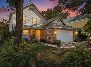 678 Greenglen Ln, Palm Harbor, FL 34684