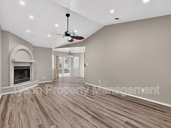 5th image of 1409 Stoneway Dr NW