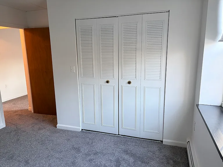 Lexington St Apartments — Photo 112