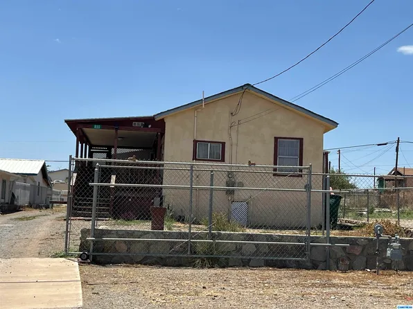 810 Fort Bayard St, Santa Clara, NM 88026