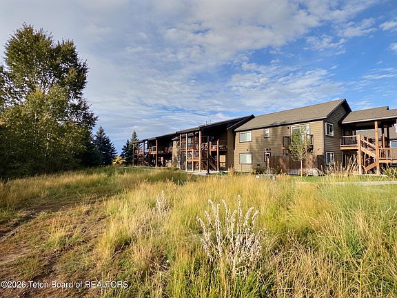 3rd image of 140 Homestead Rd #507