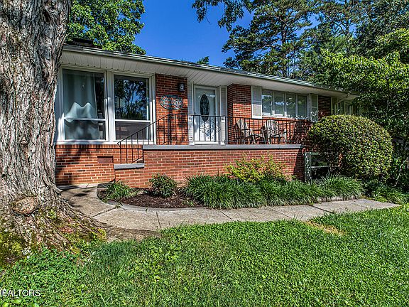 3rd image of 6014 Centerwood Dr