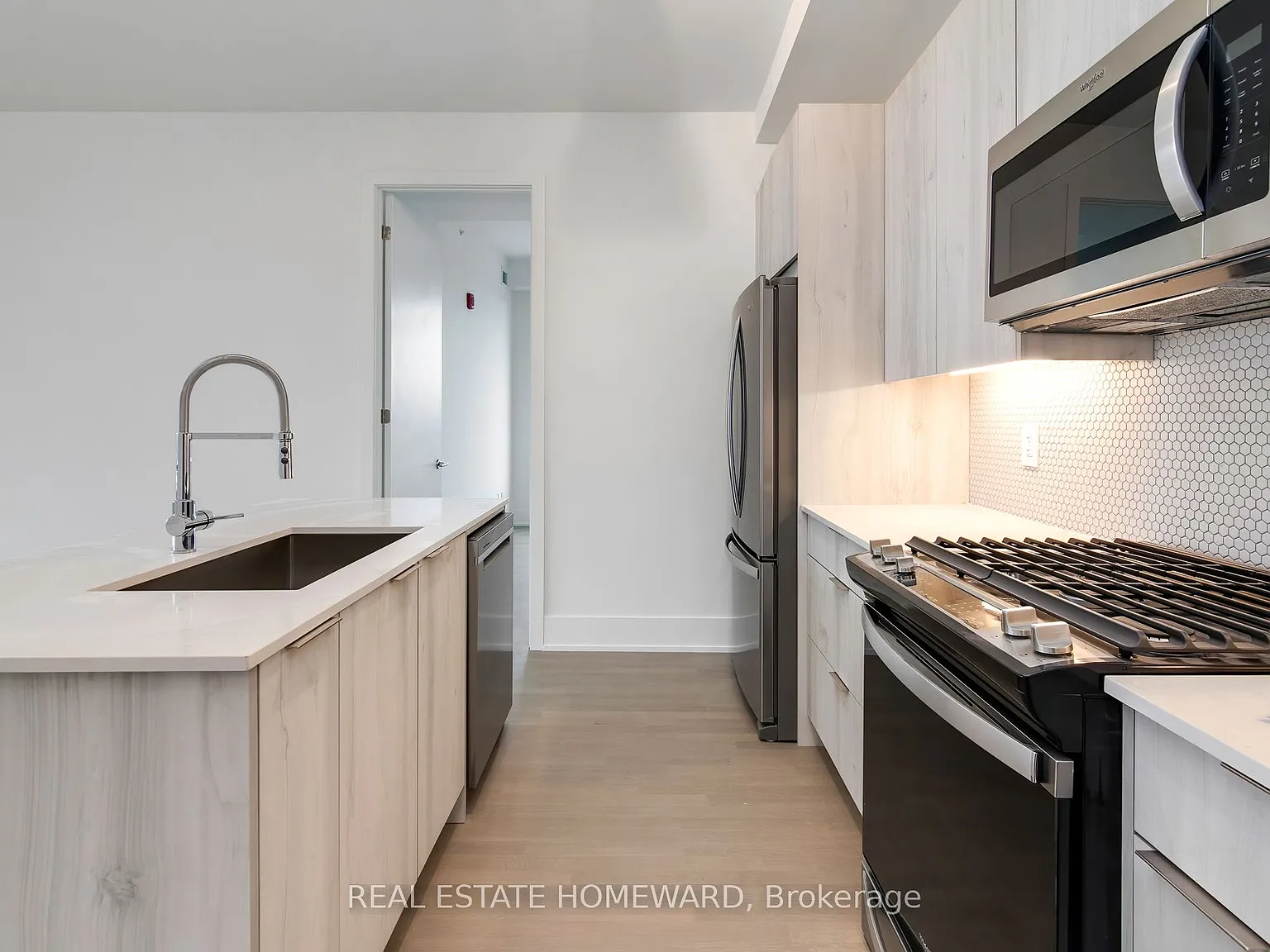 3 bed, $4,800 — Photo 3