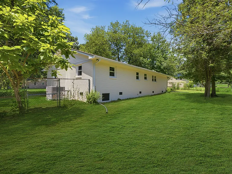 310 McDonald Dr — Photo 13