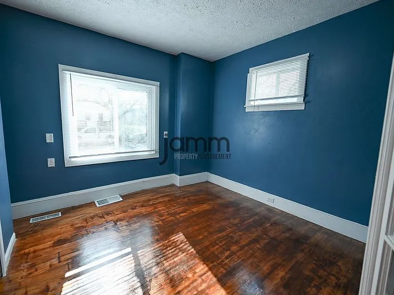 6616 Wakefield Ave — Photo 8