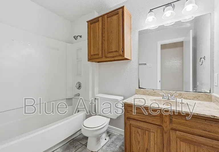 711 Penn Pl — Photo 9