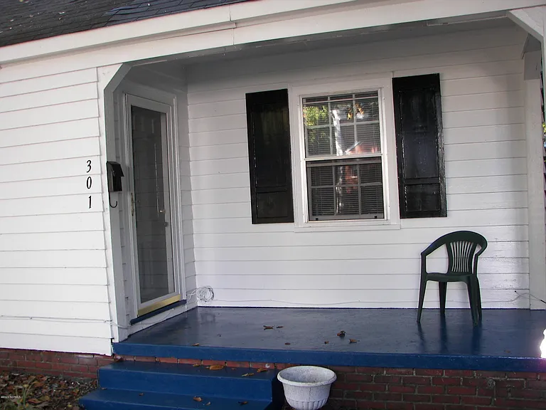 301 S Harding St — Photo 2