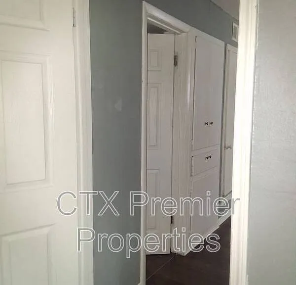 416 E Dunn Ave #1 — Photo 3