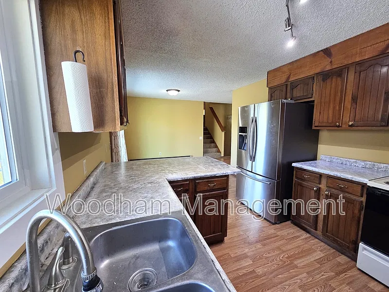 4 bed, 2.5 bath, 1846 sqft, $2,600 — Photo 3
